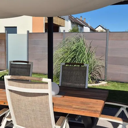 Eva 's Pool Baden-baden, Schwarzwald Apartamento Hügelsheim